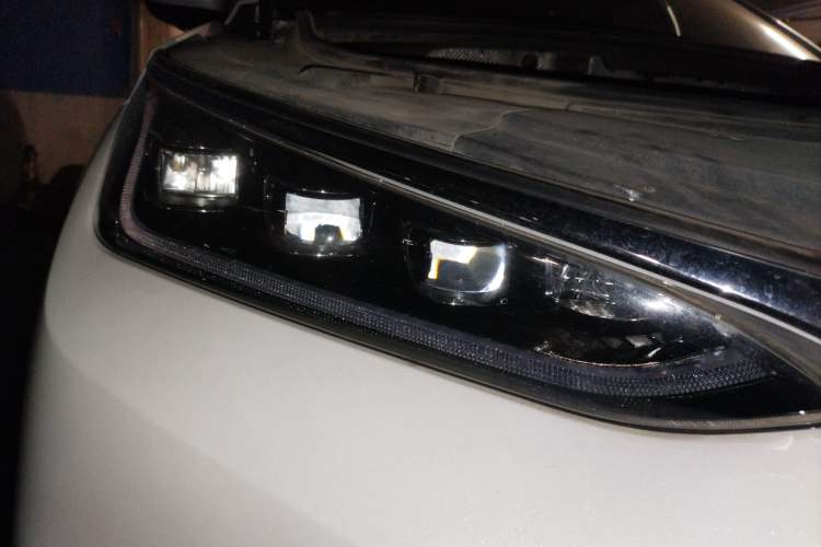 Used BYD Tang 2019 2.0T Automatic SmartConnect Luxury 7-Seater China VI Standard