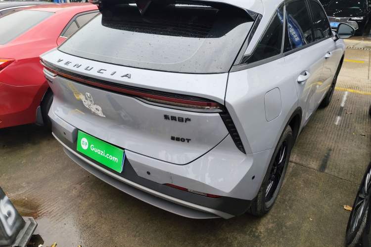 Used Venucia V 2021 260T Idol Edition