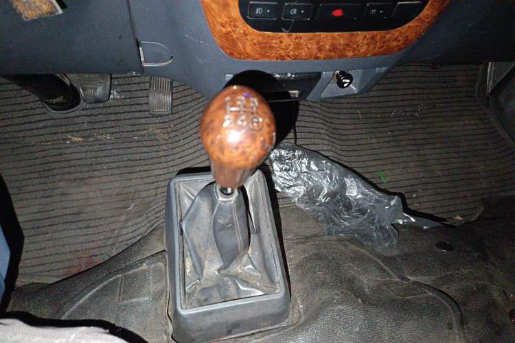 Used King Long Golden Way 2014 2.2L CNG Long-Wheelbase Entrepreneurial Version XG491 Gear Lever