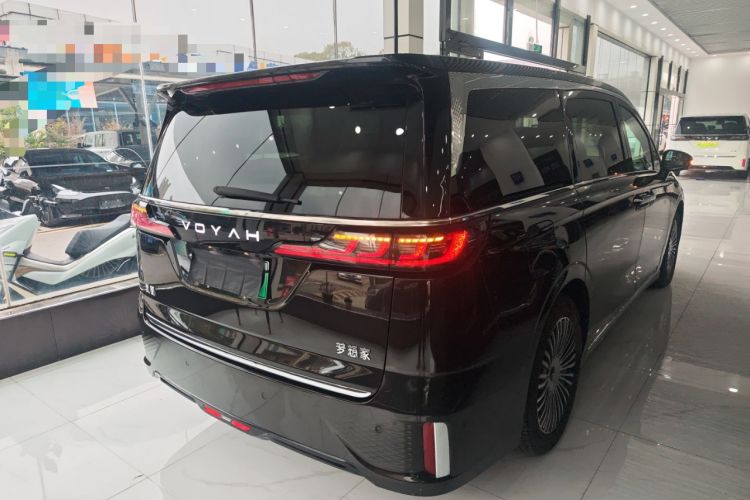 Used VOYAH Dream 2025 PHEV Four-Wheel Drive Prestige Kunpeng Edition
