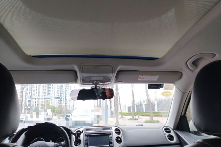 Used Volkswagen Tiguan 2016 330TSI Automatic All-Wheel Drive Luxury Edition Headliner