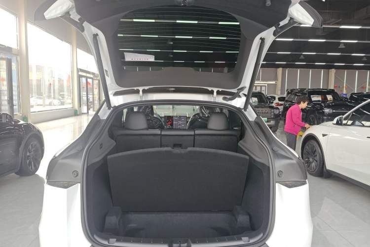 Used Tesla Model Y 2026 Rear-Drive Model
