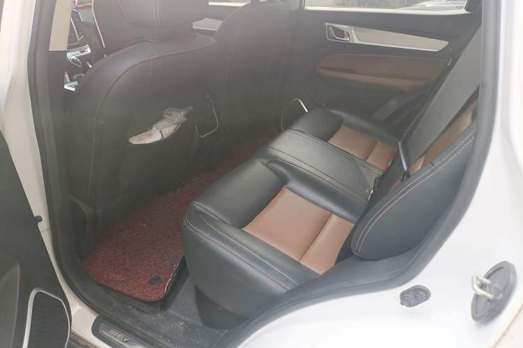 Used Geely Auto Vision X6 2018 1.4T CVT 4G Connected Flagship Edition