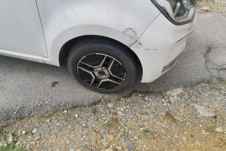 Used SOL E10X 2022 Flower Fairy Design Four-Leaf Clover Right Front Wheel Hub