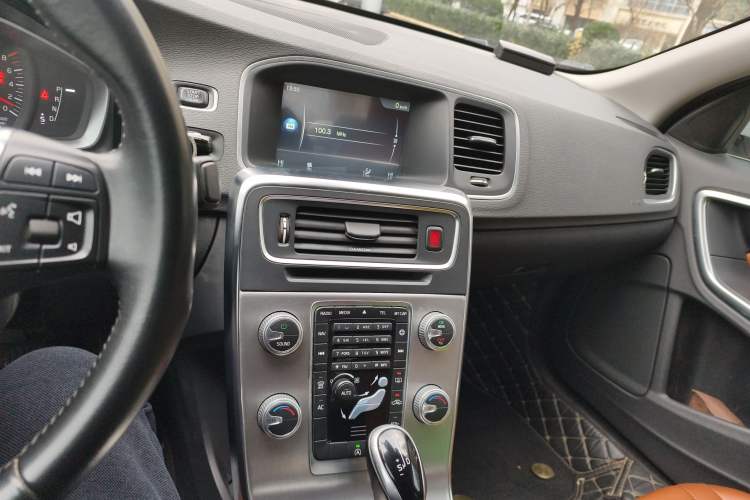 Used Volvo S60 2017 S60L T3 Smart Upgrade Edition
