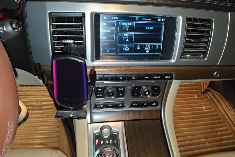 Used Jaguar XF 2014 XF 2.0T Prestige Edition Audio And AC Panel