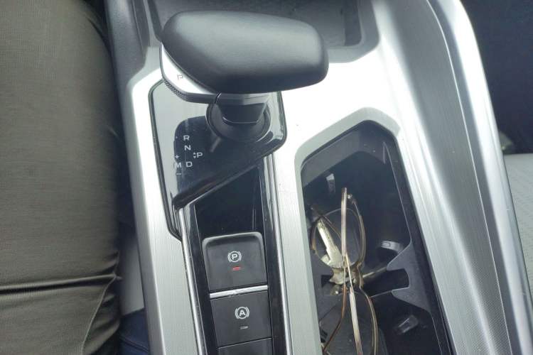 Used Geely Auto Preface 2023 2.0TD Prestige Version Gear Lever