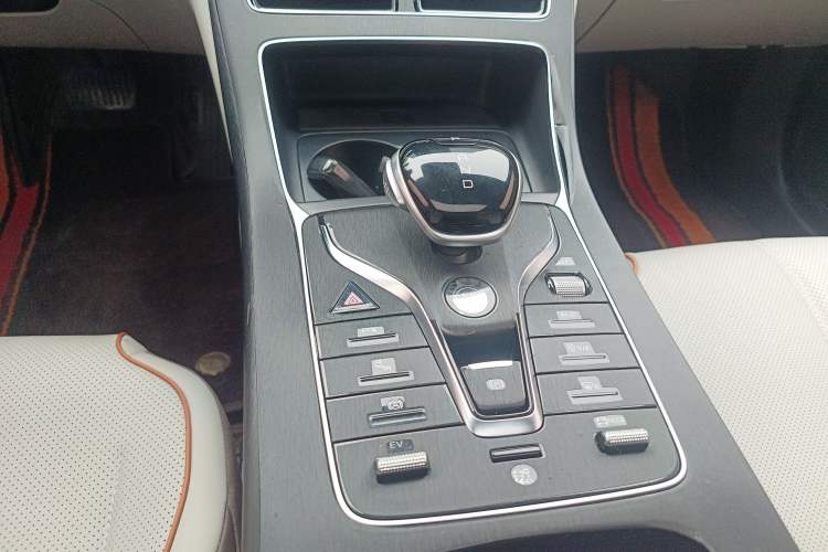 Used BYD Qin PLUS 2023 Champion Edition DM-i 120KM Excellence Model
