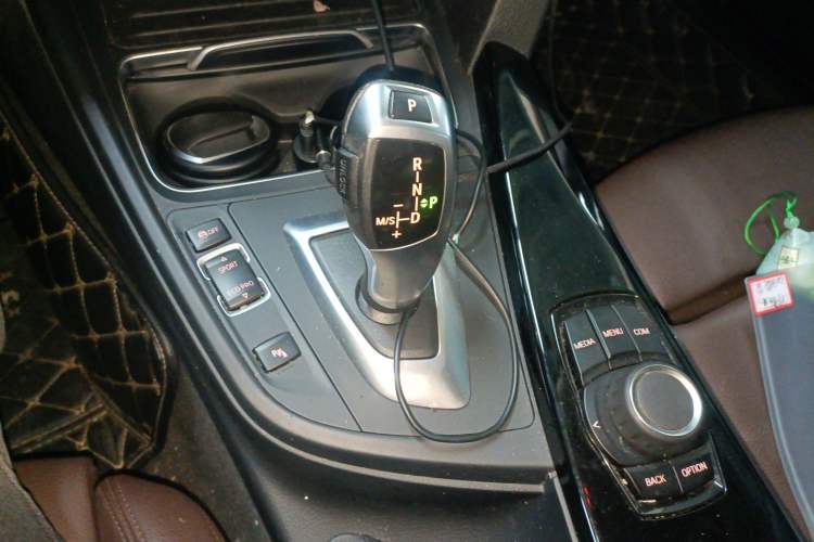 Used BMW 3 Series 2018 320Li Fashion Model Gear Lever