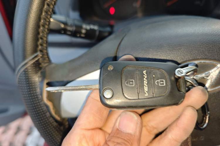 Used Hyundai Verna (older generation) 2010 Sedan 1.4L Manual Comfort GS
