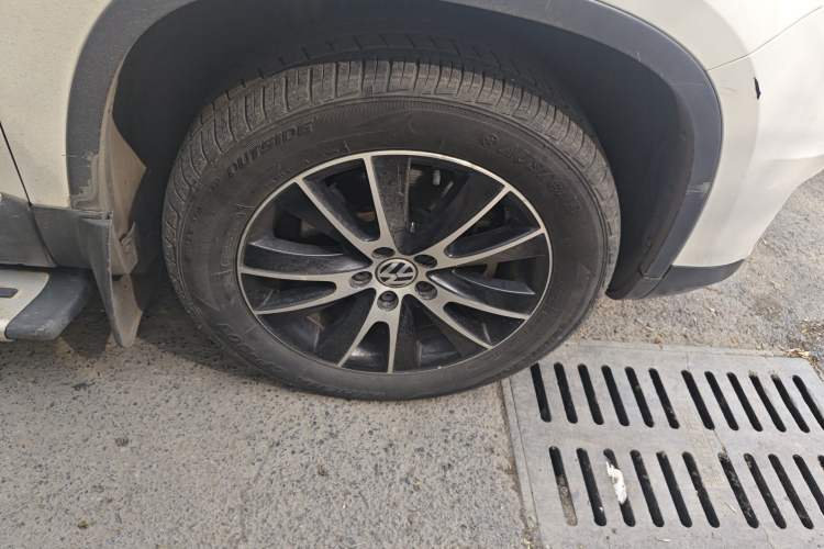 Used Volkswagen Tiguan 2016 300TSI Automatic Two-Wheel Drive Luxury Edition Right Front Wheel Hub