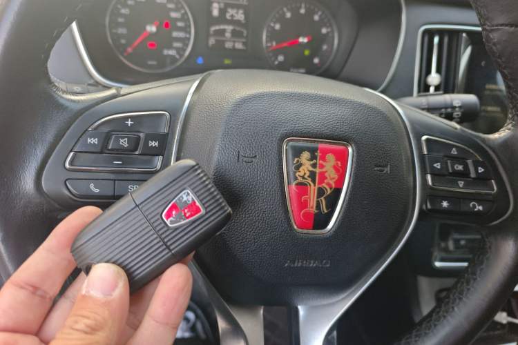 Used Roewe RX5 2016 20T Two-Wheel Drive Automatic Internet Smart Edition