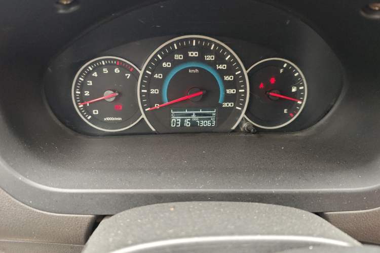 Used Wuling Rongguang V 2015 1.5L Base Version Odometer Close Up