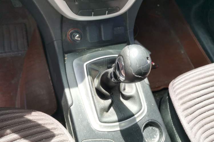 Used GAC Trumpchi GS5 2012 2.0L Manual Two-Wheel Drive Comfort Edition Gear Lever