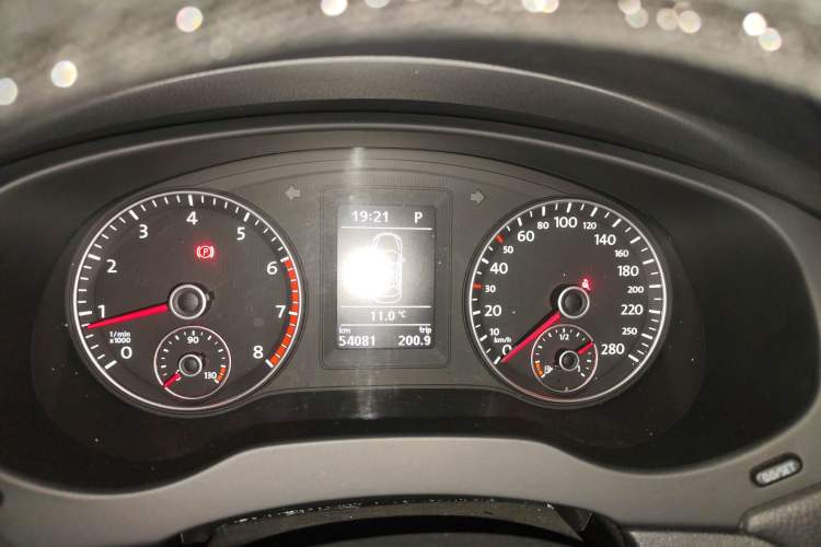 Used Volkswagen Sagitar 2014 Revised Version 1.4TSI Automatic Luxury Edition
