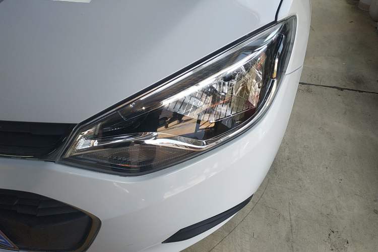 Used Chevrolet Lova RV 2016 1.5L Manual Comfort Edition Left Front Headlight