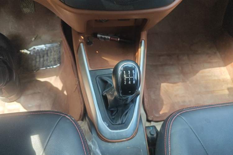Used Geely Auto Diamond 2016 1.5L Manual Elite Edition Gear Lever