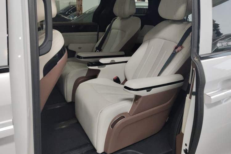 Used BYD Xia 2025 DM-i 1.5T 180km Beyond Edition
