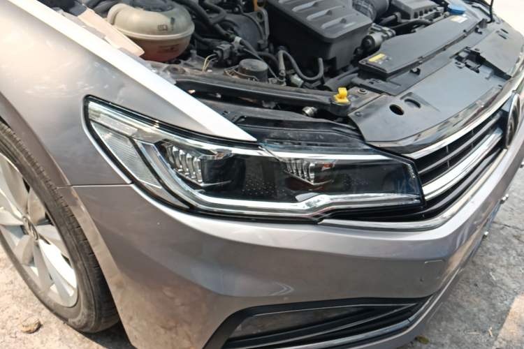 Used Volkswagen Bora 2021 1.5L Automatic Elite Smart Connect Edition Right Front Headlight