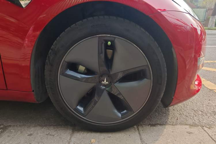 Used Tesla Model 3 2019 Long-Range All-Wheel-Drive Version