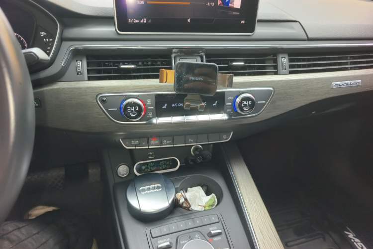 Used Audi A4L 2018 30th Anniversary Edition 40 TFSI Fashion Model
