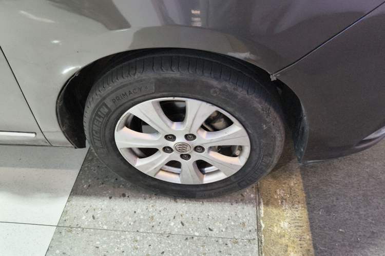 Used Buick GL8 2014 3.0L GT Luxury Business Haoya Edition Right Front Wheel Hub