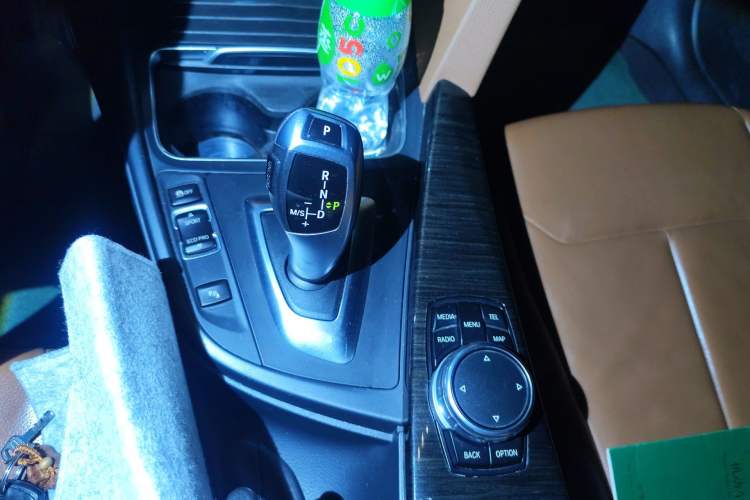 Used BMW 3 Series 2016 320Li Luxury Design Package
