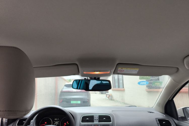 Used Volkswagen Polo 2014 1.6L Automatic Comfort Edition
