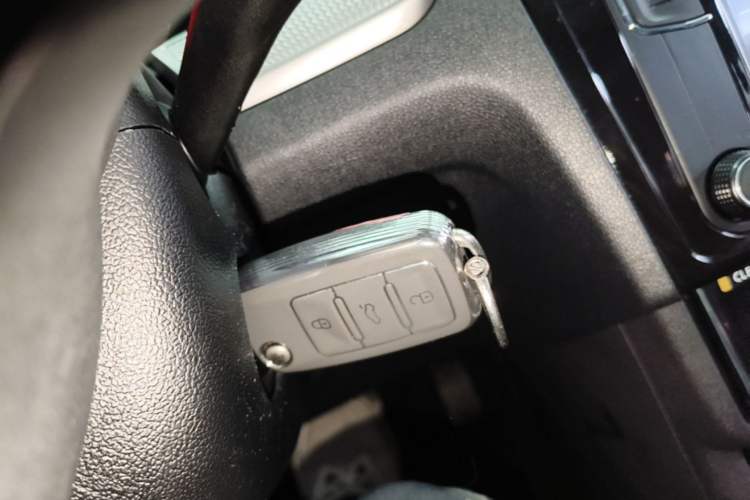 Used Volkswagen Jetta 2019 Dream Edition 1.5L Automatic Comfort Version Vehicle Key