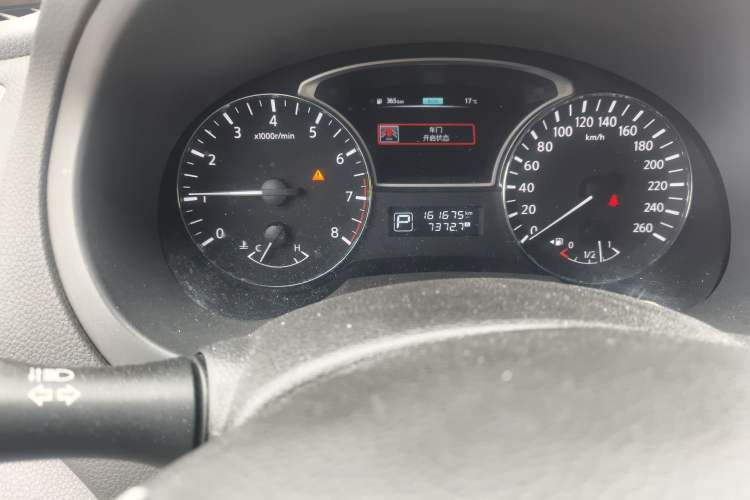 Used Nissan Teana 2016 2.0L XL Comfort Edition Odometer Close Up