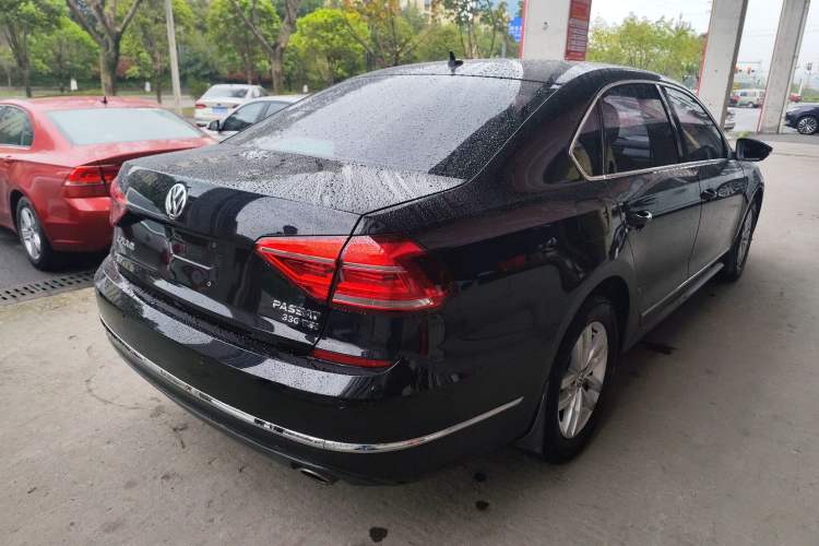 Used Volkswagen Passat 2016 330TSI DSG Luxury Edition Rear Right 45 Deg