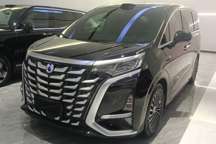 Used Denza D9 2025 DM-i Intelligent Drive 1020 Four-Wheel Drive Prestige Model