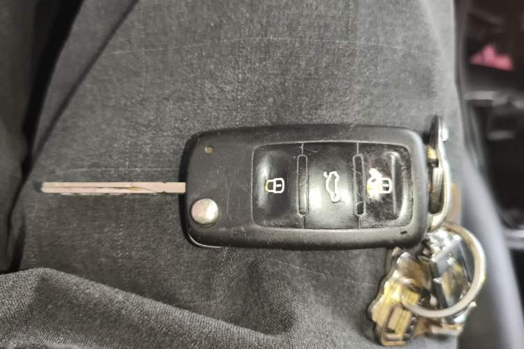 Used Volkswagen Santana 2013 1.6L Manual Luxury Edition Vehicle Key