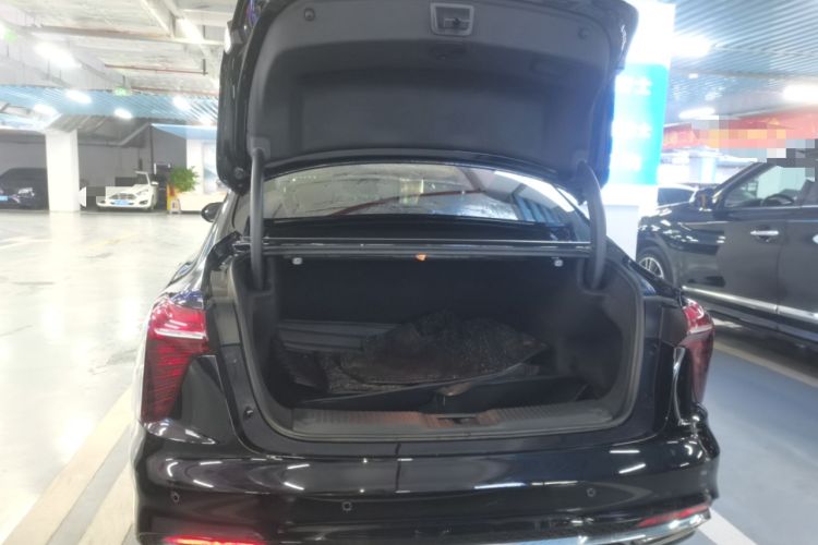 Used Hongqi H5 2024 2.0T Automatic Smart Connect Flagship Edition
