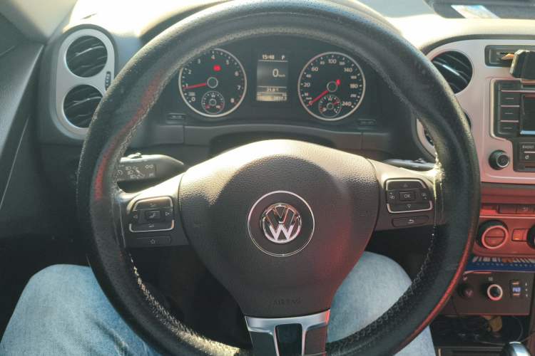 Used Volkswagen Tiguan 2015 1.8TSI Automatic Two-Wheel Drive Comfort Edition Steering Wheel