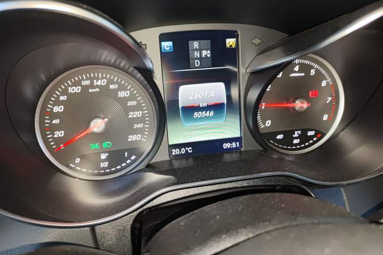 Used Mercedes-Benz C-Class 2017 Restyled C 180 L Fashion Edition Sport Version Odometer Close Up