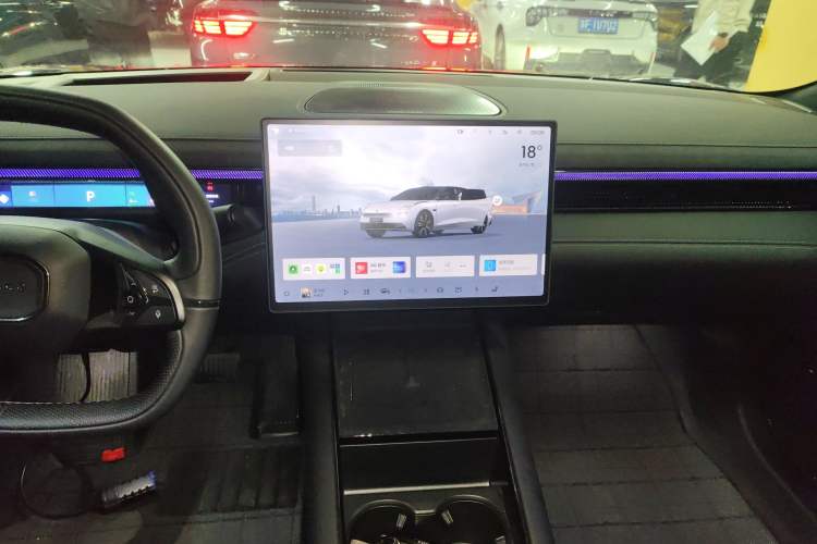 Used Lynk & Co 10 EM-P 2025 Model 120 Four-Wheel Drive Ultra Audio And AC Panel