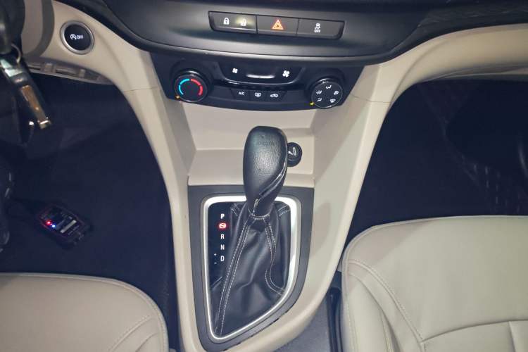 Used Buick GT 2018 15T Dual-Clutch Elite Model China V Standard Gear Lever