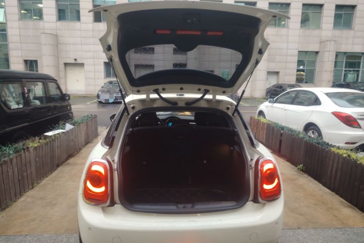 Used MINI 2018 1.5T ONE PLUS Five-Door Edition Trunk