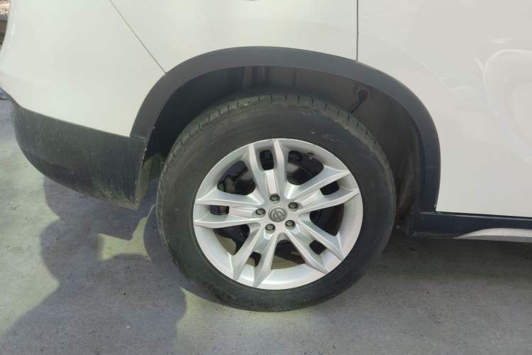 Used Brilliance V5 2012 1.6L Manual Luxury Model Right Rear Wheel Hub
