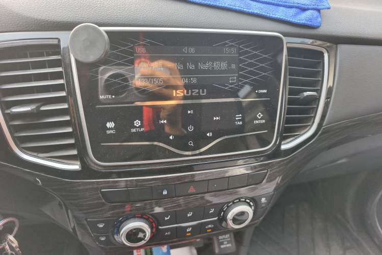 Used Isuzu mu-X 2018 1.9T Automatic Two-Wheel Drive Jingyue Edition 5 Seats
