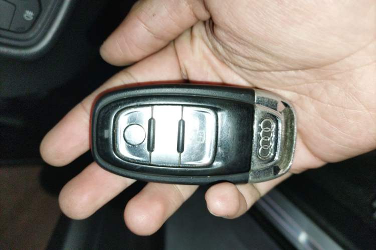 Used Audi A8 2013 A8L 45 TFSI quattro Comfort model