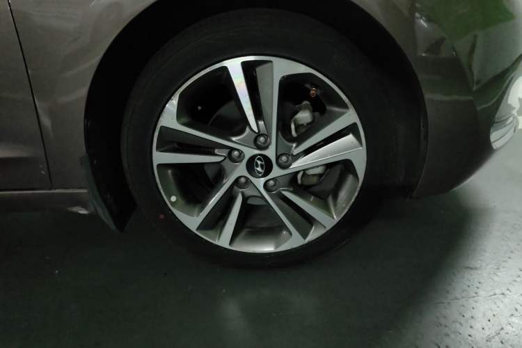 Used Hyundai Elantra (6th Generation / Lingdong) 2016 1.6L Automatic ZhiXuan – Elite Version Right Front Wheel Hub