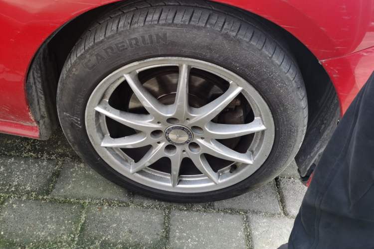 Used Mercedes-Benz B-Class 2015 B 200 Sport Edition Right Front Wheel Hub