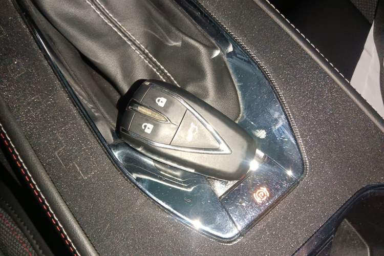 Used CHANGAN OSHAN X5 2021 Revised Version 1.5T DCT Luxury Edition
