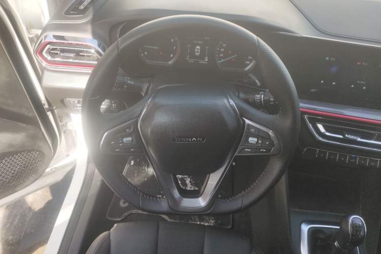 Used Oshan X5 2021 Revised Version 1.6L Manual Luxury Edition