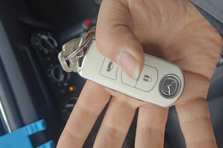 Used Mazda Mazda 3 Axela 2014 Sedan 1.5L Automatic Comfort Model
