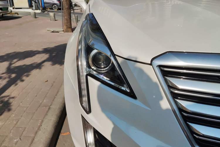 Used Cadillac XT5 2018 28E Four-Wheel Drive Tech Version
