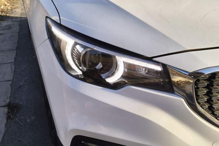 Used MG ZS 2018 1.5L Automatic Luxury Edition China V Standard