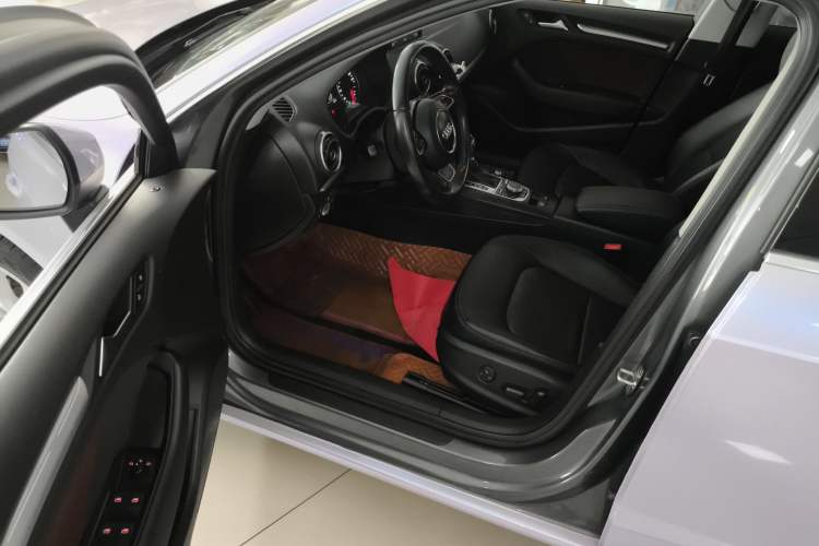 Used Audi A3 2014 Sportback 35 TFSI Automatic Style Edition Driver Seat